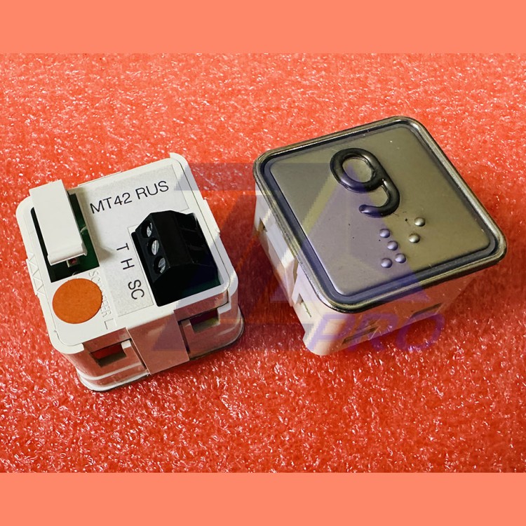 Модуль кнопочный "9" красная подсветка с шрифтом Брайля MT42 RUS Schaefer ЩЛЗ