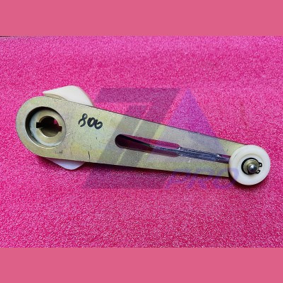 Рычаг привода дверей кабины проем 800мм цилиндр 0411.03.15.100-03 МЛЗ