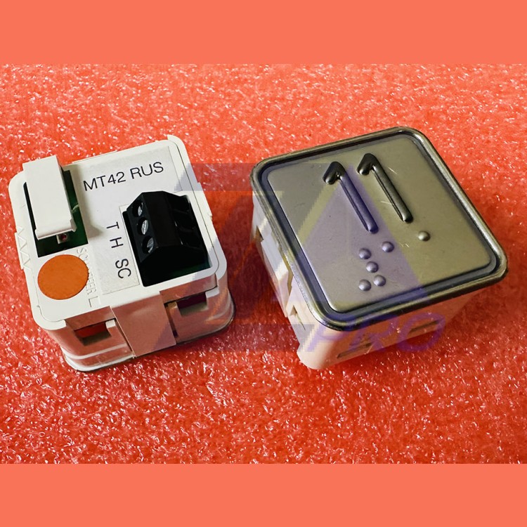 Модуль кнопочный "11" красная подсветка с шрифтом Брайля MT42 RUS Schaefer ЩЛЗ