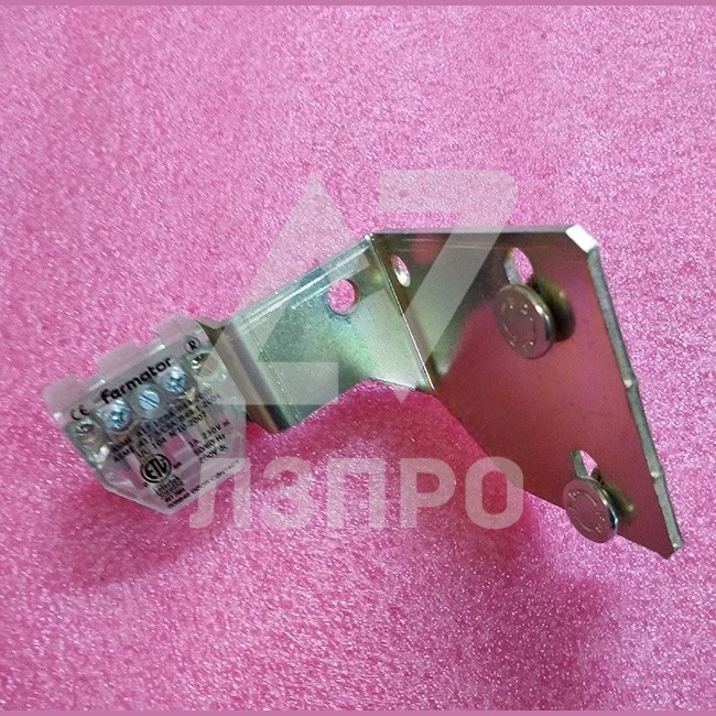 Контакт дверей в сборе с кронштейном крепления KCE.400000000 Fermator