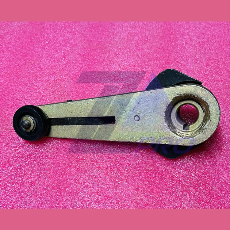 Рычаг привода двери кабины проем 650мм конус 400А.03.10.020К КМЗ