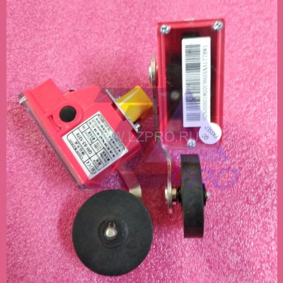 Концевой выключатель НЗ тип E S3-BEL1370 с роликом d=50мм XAA177BW1 XIZI Otis