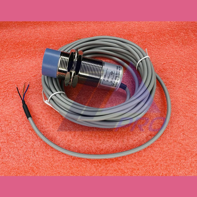 Датчик грузовзвеса магнитный LMS 9B 18-30vdc M30 P5C2B3014GV3A5045 Wachendorff ThyssenKrupp