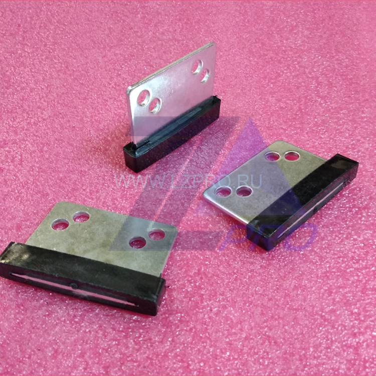 Башмак створок дверей 4 отверстия 62х40х11 XAA237E1 Otis SIGMA