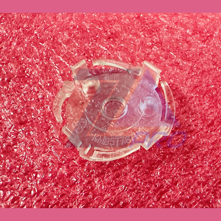 Держатель толкателя кнопочного модуля низкий KM857787H01 Kone