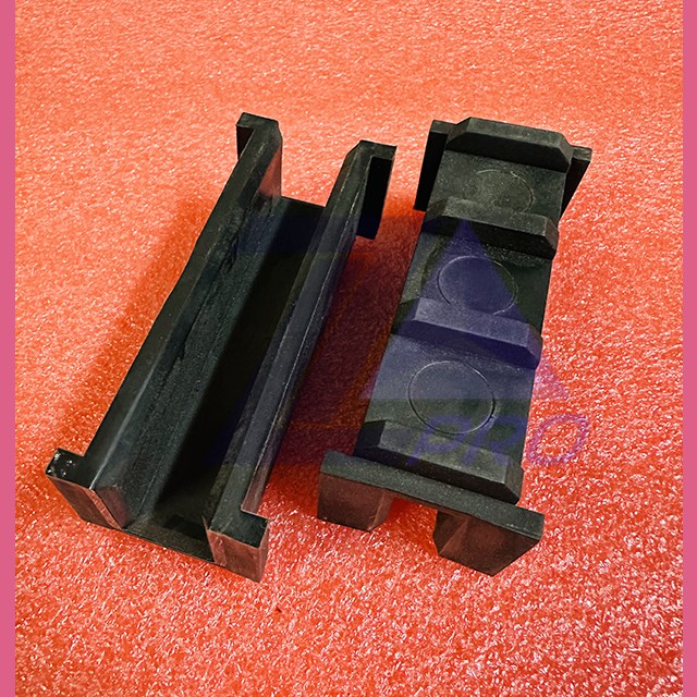 Вкладыш башмака противовеса паз 16 мм L100мм (высота ребер 6,5мм) TO380Y3 Otis