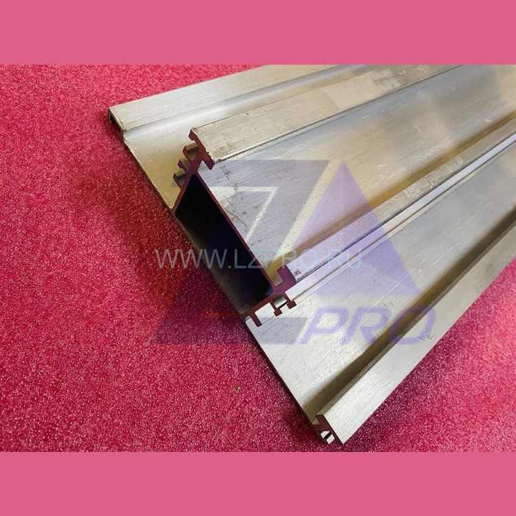 Линейка трек (балка верхняя) ДК PAX TLD PRIMA AT-120 OP900 L-1386,5 мм ZAA409DP5 Otis