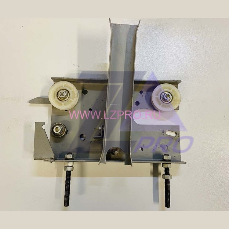 Каретка дверей кабины правая 400кг проем 700мм 0411К.23.10.020М КМЗ