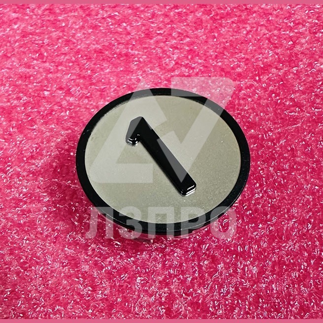 Толкатель кнопочного модуля (накладка) "1" черный KM801054G001 Kone