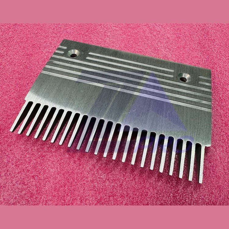 Гребенка траволатора левая 22 зуба 200*150 FGD05701 SJEC