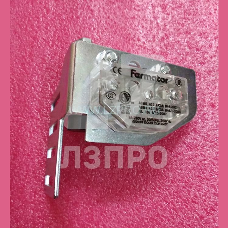 Контакт дверей в сборе с кронштейном KCE.600000000 Fermator