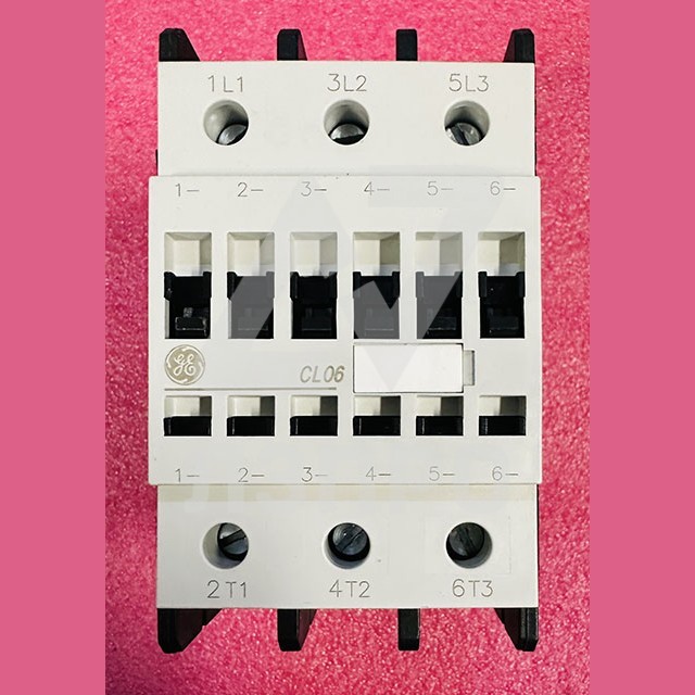 Контактор (3-полюсный, вспомогательные контакты NC, 50A 110/115V) CL06A300M General Electric