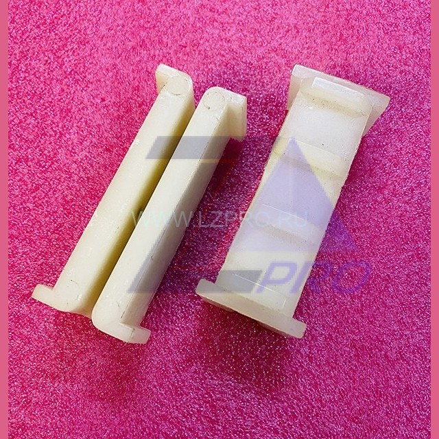 Вкладыш башмака противовеса паз 6мм L100мм (высота ребер 4,5мм) FAA380CP1 Otis