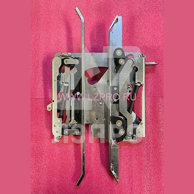 Отводка правая для привода AMD2 длина лыжи NH=500mm KM602673G15 Kone