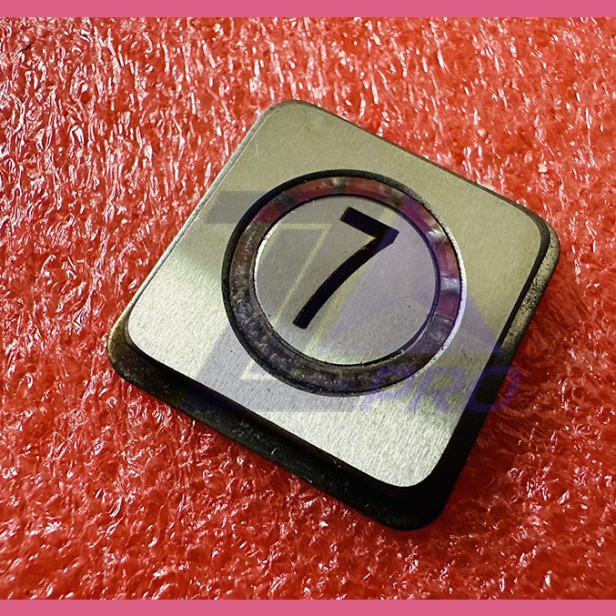 Толкатель квадратный 7 кнопочного модуля ВКЛ13А-7