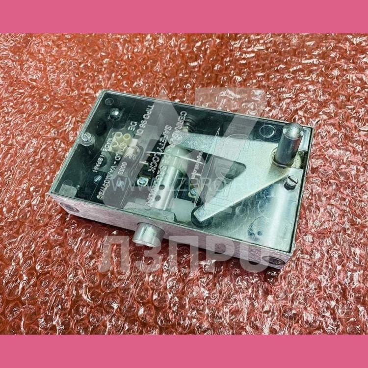 Замок двери (правостороннего действия, type 96DI) 03.096.DE.00 Gervall