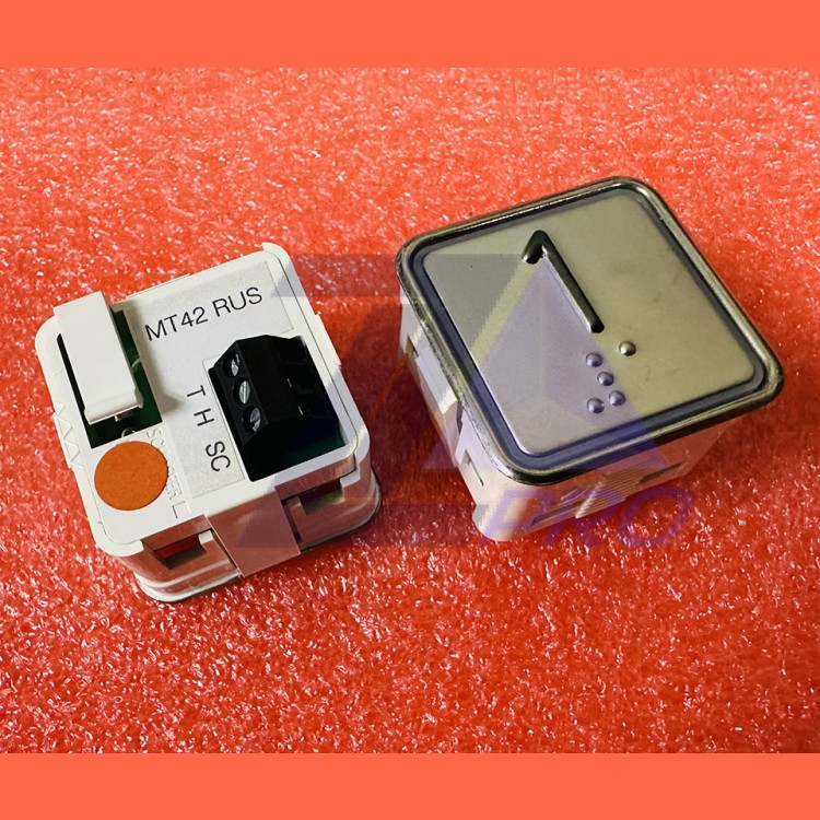 Модуль кнопочный "1" красная подсветка с шрифтом Брайля MT42 RUS Schaefer ЩЛЗ